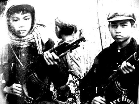 Khmer_Rouge_Children_Soldiers.jpg